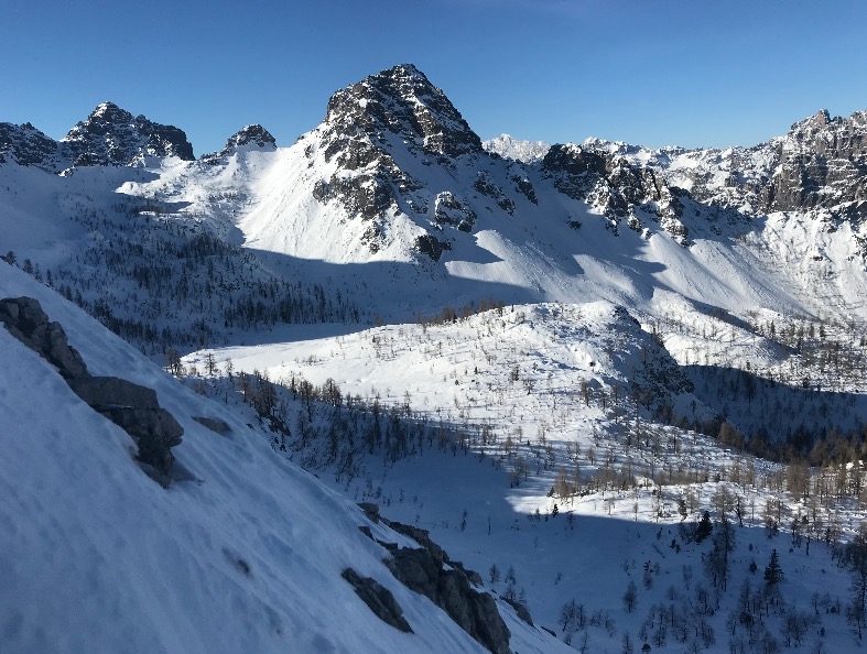 lavinal palas forni di sopra - vista dalla forcella verso campuros lavinal palas forni di sopra - vista dalla forcella verso campuros